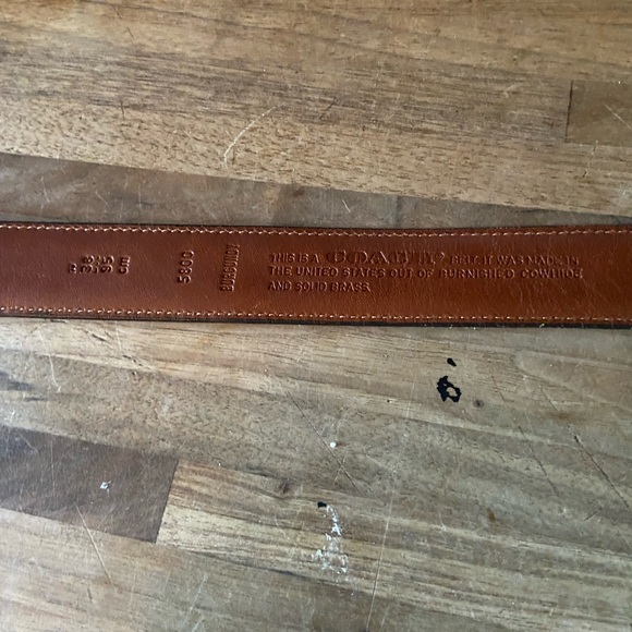 Coach Brown Leather Belt with Gold Buckle.  Unisex .. In great condition. - Picture 2 of 3